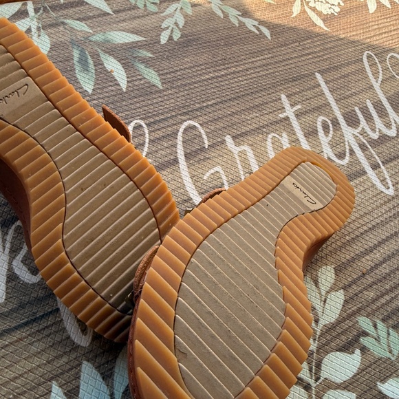 Sandals - Picture 3 of 3